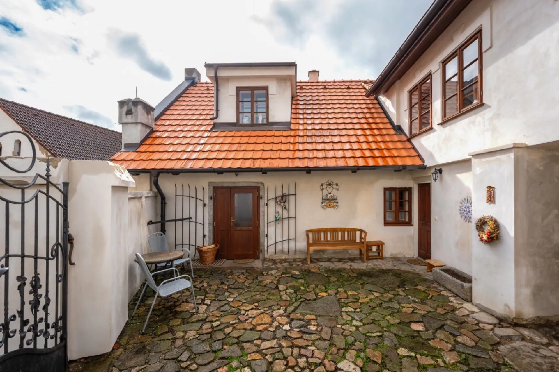 Dům 340 m², Sedlec-Prčice