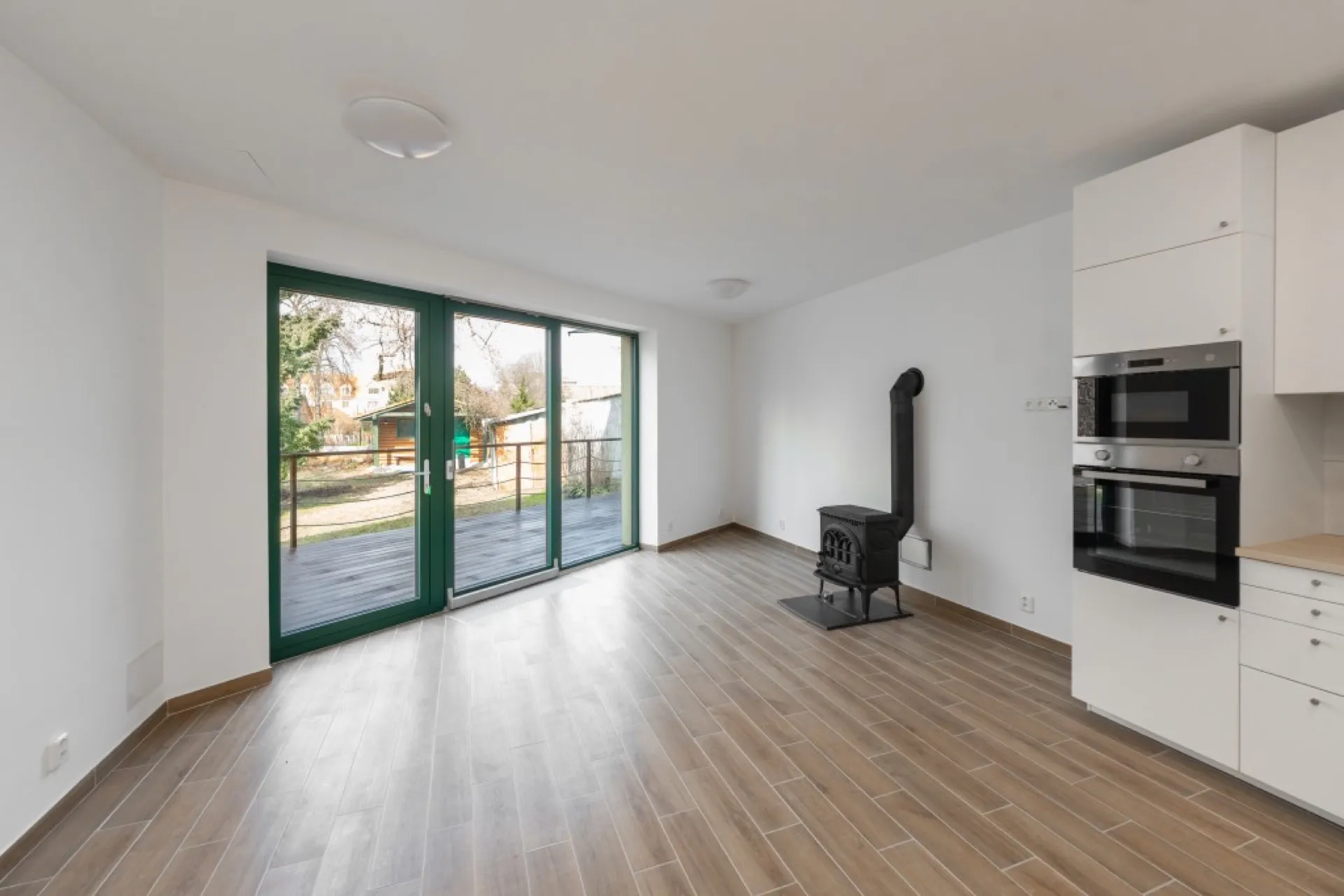 Funkcionalistická vila z období první republiky s pozemkem 2791 m²