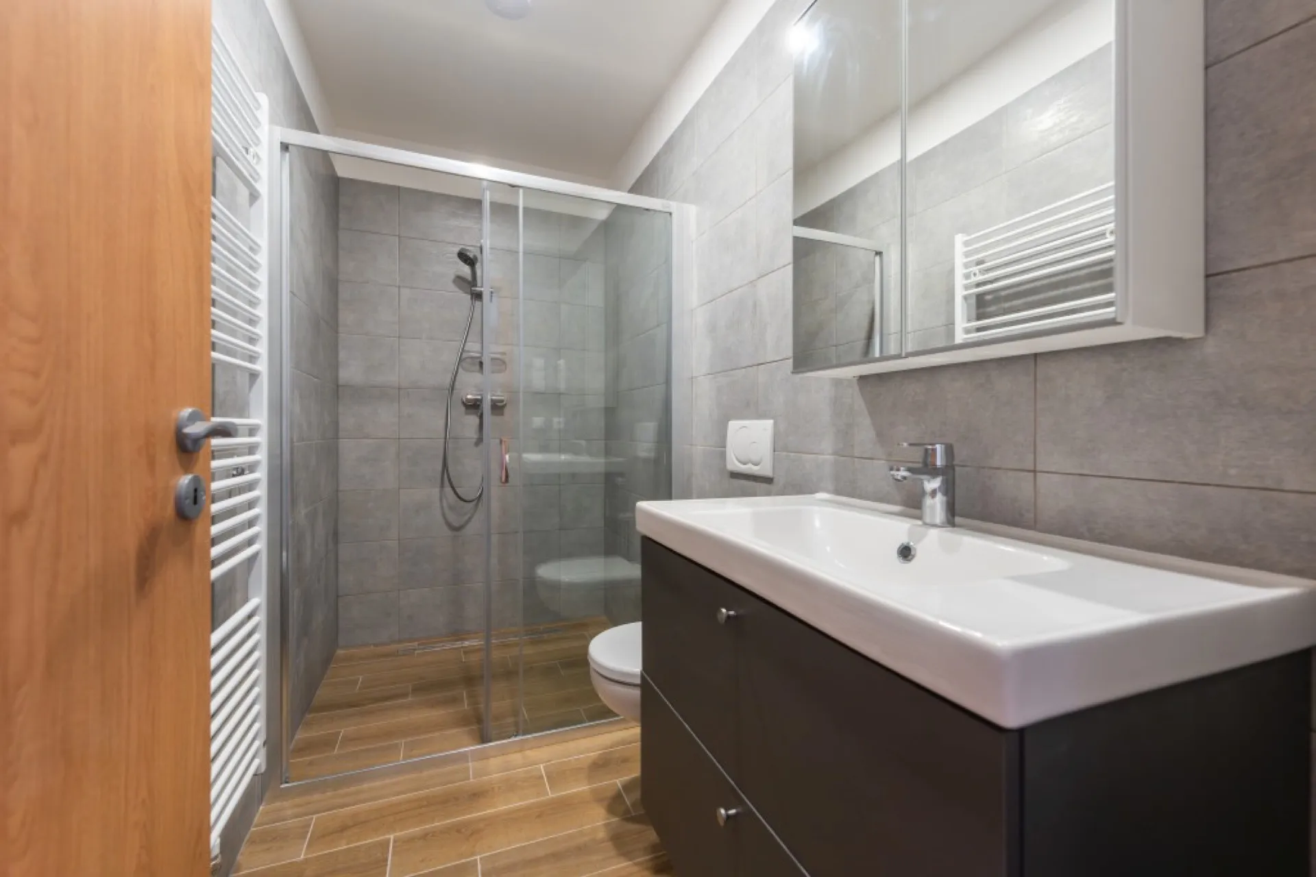 Funkcionalistická vila z období první republiky s pozemkem 2791 m²