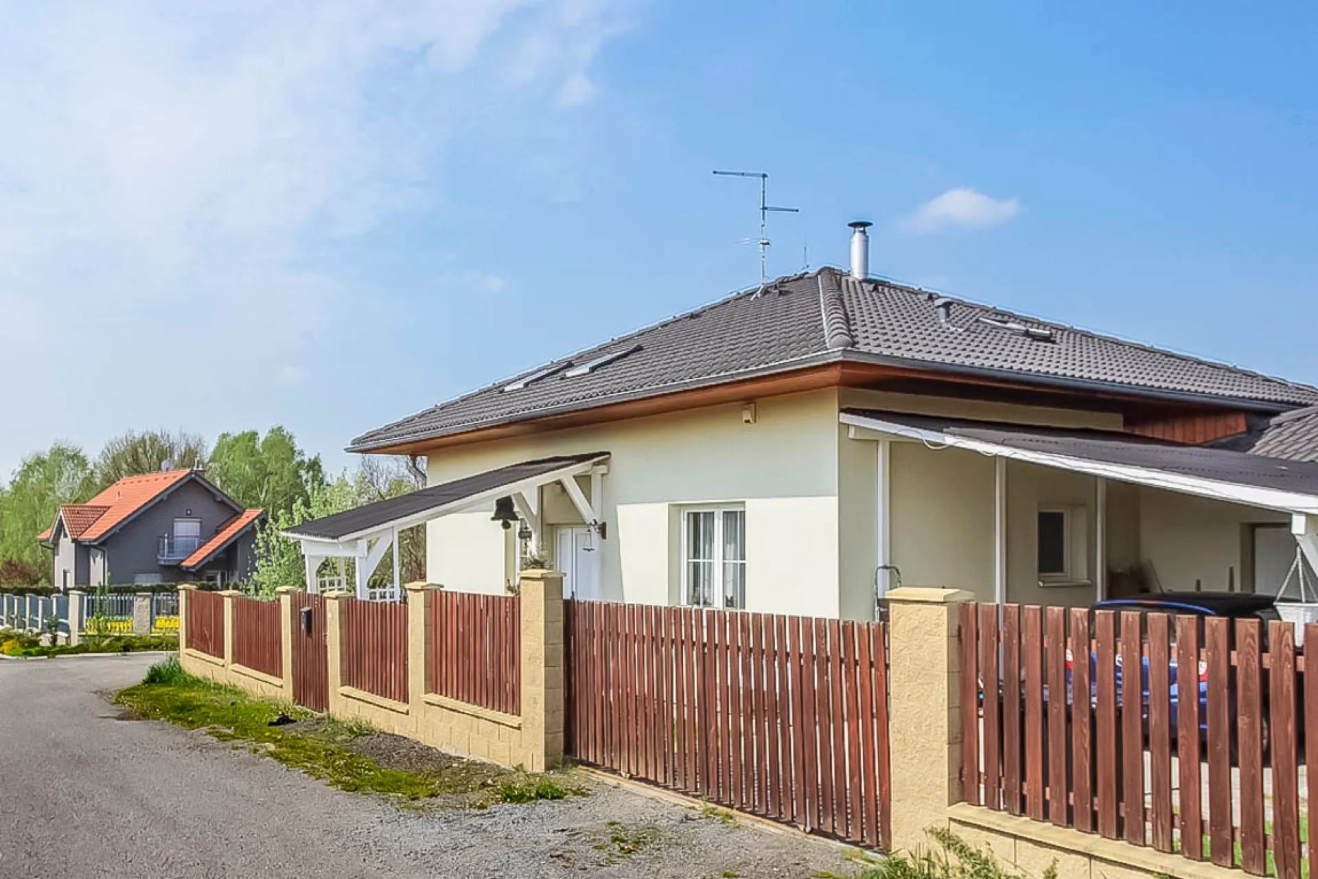 Rodinný dům Dolní Břežany – 2014